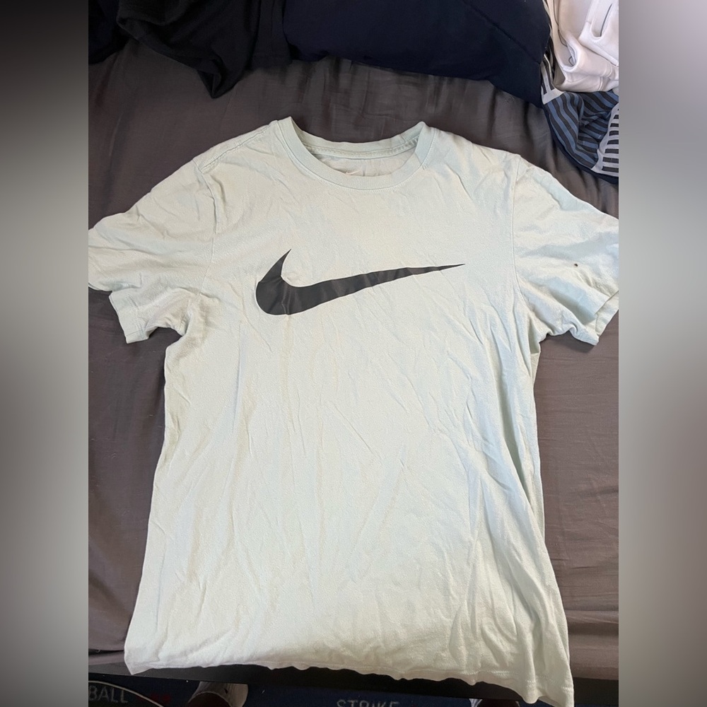 Men’s Nike Shirt